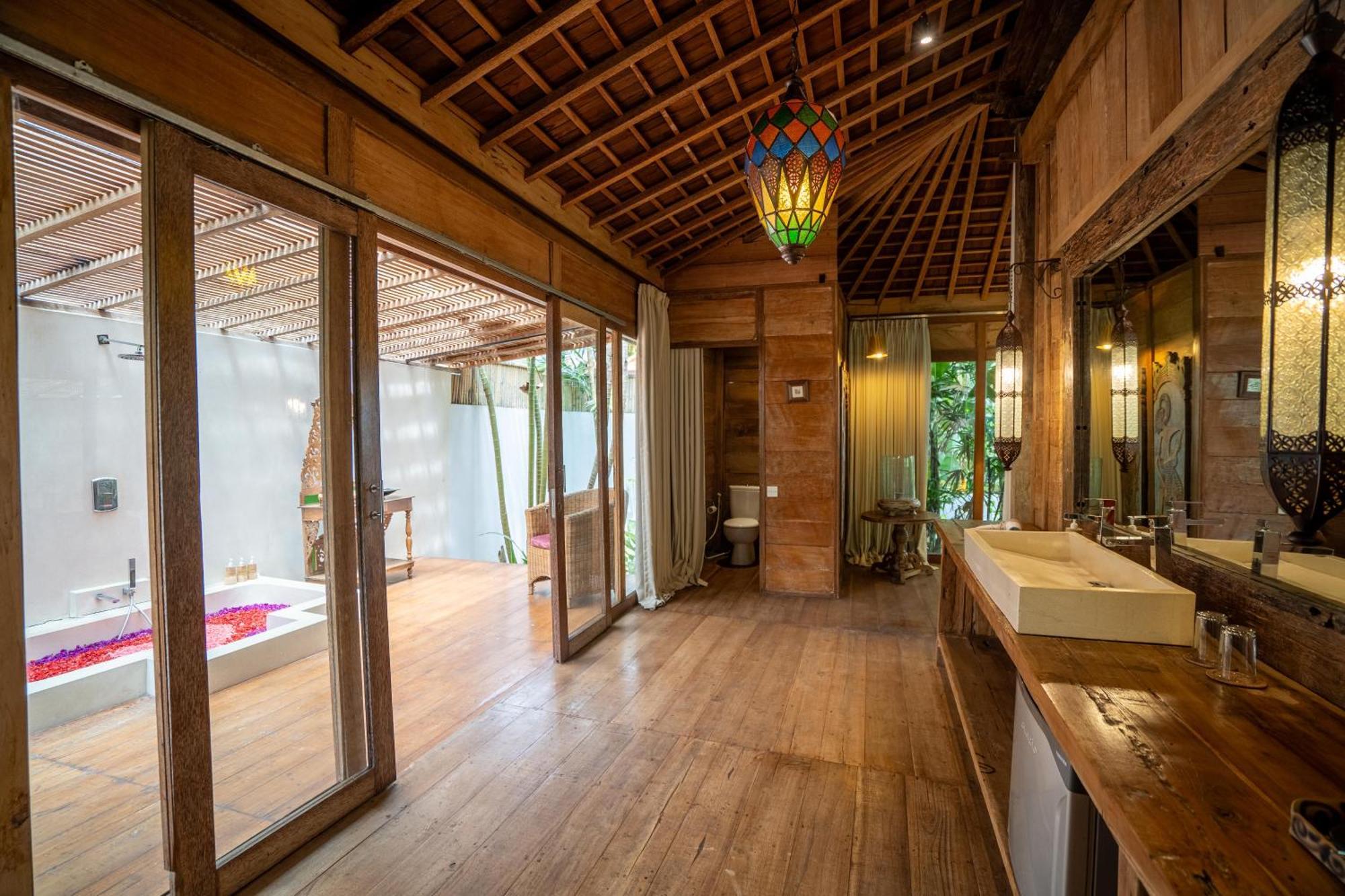 Kropak Canggu Luaran gambar
